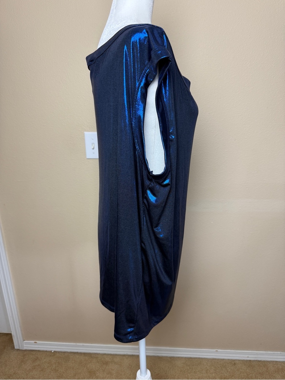 Torrid Liquid Shine Off Shoulder Top Size 1X - Picture 8 of 10